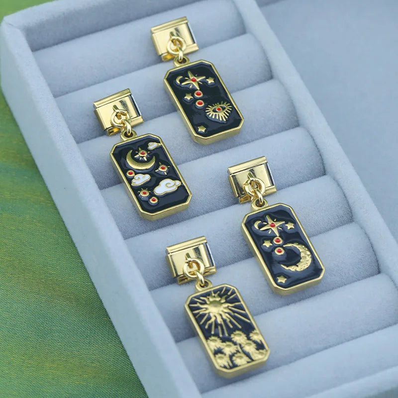 Stargazer Moon – Gold Pendant Charm