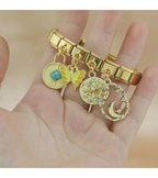 Starlight Gaze – Gold Pendant Charm